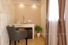 Vila - hotel u prvom redu do mora, Korčula, بيت