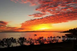 Luksuzan stan prvi red do mora, Zadar, شقة