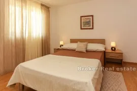 Apartmanska kuća blizu Trogira, Trogir, Maison