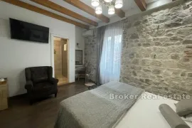 Apartman s četiri jedinice, Split, Kвартира