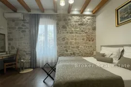 Apartman s četiri jedinice, Split, Kвартира