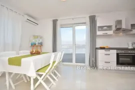 Apartmanska kuća s otvorenim pogledom na more, Zadar, Haus