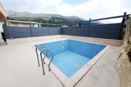 Atraktivna apartmanska kuća s pogledom na more, Split, بيت