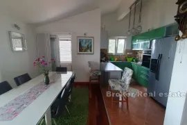 Atraktivna apartmanska kuća s pogledom na more, Split, بيت