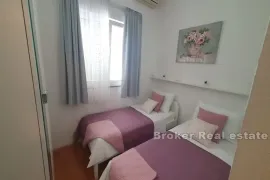 Atraktivna apartmanska kuća s pogledom na more, Split, بيت