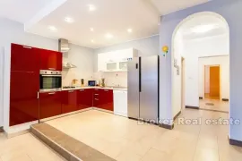 Apartmanska kuća prvi red do mora, Korčula, Дом