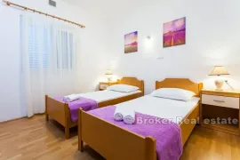 Apartmanska kuća prvi red do mora, Korčula, Дом