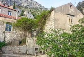 Tri kamene kuće za prodaju, Hvar, Maison