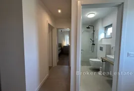 Dvoetažni stan s krovnom terasom u novogradnji, Zadar, Appartment