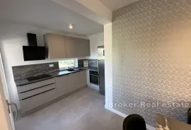 Dvoetažni stan s krovnom terasom u novogradnji, Zadar, Appartment