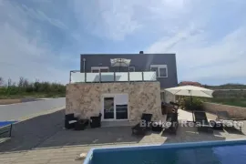 Samostojeća kuća za odmor s bazenom, Zadar, Haus