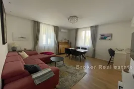 Manuš, apartman podijeljen u dvije jedinice, Split, Kвартира