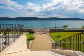 Luksuzno imanje prvi red do mora, Šibenik, Casa