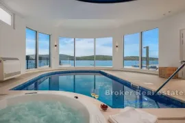 Luksuzno imanje prvi red do mora, Šibenik, Casa