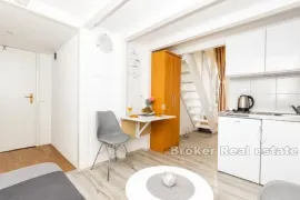 Četiri apartmana s poslovnim prostorom, u centru, Dubrovnik, Kвартира