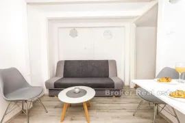 Četiri apartmana s poslovnim prostorom, u centru, Dubrovnik, Appartamento