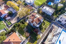 Meje, stambeno-poslovna obiteljska vila, Split, Maison