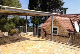 Lijepa kamena kuća uz more, na prodaju, Hvar, Casa