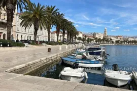 Apartman na samoj Rivi, Split, Appartment