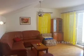 Kuća drugi red od mora, Šibenik, Haus