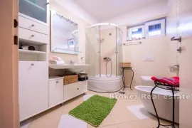 Apartmanska vila s bazenom, Zadar, بيت