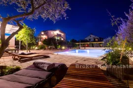 Apartmanska vila s bazenom, Zadar, Famiglia