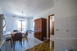 Apartmanska kuća s otvorenim pogledom na more, Omiš, Casa