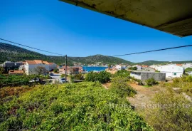 Nekretnina s projektom za vilu s bazenom, Trogir - Okolica, Casa