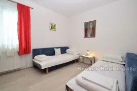 Apartmanska kuća, prvi red do mora, Šibenik, Famiglia