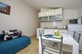 Apartmanska kuća, prvi red do mora, Šibenik, Famiglia