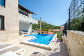 Novoizgrađena vila sa bazenom, Split, Famiglia