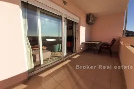 Dvosobni apartman sa otvorenim pogledom na more, Trogir, Διαμέρισμα