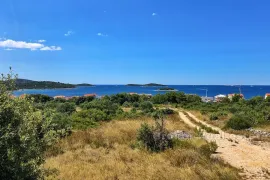 Građevinsko zemljište s otvorenim pogledom na more, na prodaju, Rogoznica, Zemljište