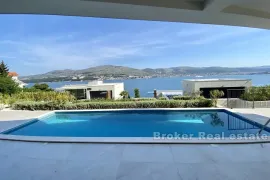 Novoizgrađena vila s bazenom, Trogir, Casa