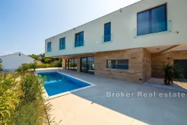 Novoizgrađena vila s bazenom, Trogir, Casa