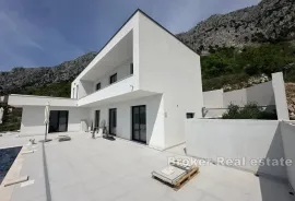 Novosagrađena vila s panoramskim pogledom na more i bazenom, Omiš, House