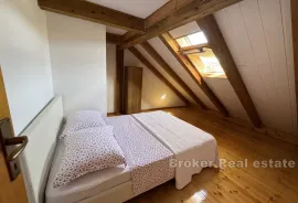 Apartmanska kuća na mirnoj lokaciji, Rogoznica, Kuća