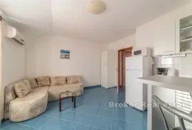 Apartmanska kuća blizu plaže, Murter, House