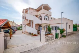 Apartmanska kuća blizu plaže, Murter, House