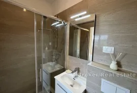 Moderan apartman s djelomičnim pogledom na more, Trogir, Διαμέρισμα