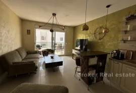 Moderan apartman s djelomičnim pogledom na more, Trogir, Διαμέρισμα