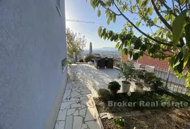 Samostojeća kuća s panoramskim pogledom na more, Split, Ev