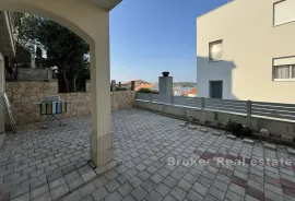 Komforan trosoban stan na mirnoj lokaciji, Trogir, Wohnung