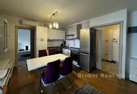 Komforan trosoban stan na Mejašima, Split, Appartement