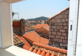 Ekskluzivna kuća na četiri etaže u neposrednoj blizini centra, Stradun, Dubrovnik, Kuća