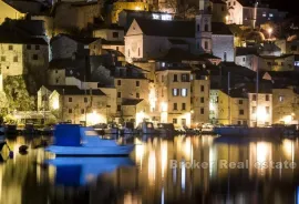 Kuća u centru grada s pogledom na more, Šibenik, Haus