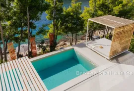 Luksuzna nekretnina na jedinstvenoj lokaciji, prvi red uz more, Korčula, Haus