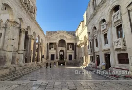 Atraktivan obiteljski restoran u centru Splita, Split, Propriedade comercial