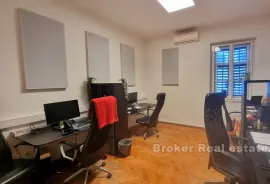 Prostrani stan na vrhunskoj lokaciji, Split, Appartment