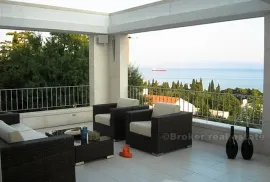 Moderna vila s otvorenim pogledom na more, na prodaju, Split, Casa